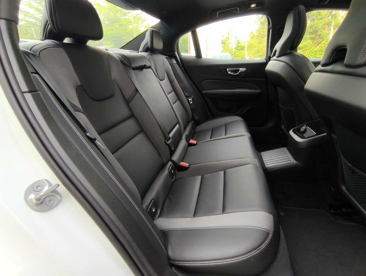 Volvo  S60 Recharge Plus, T8 AWD Plug-in hybrid, Electric/Petrol, Dark
