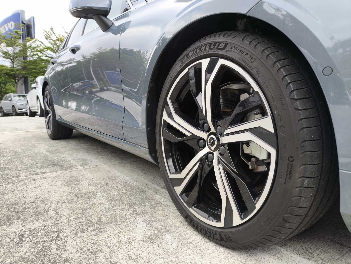 Volvo  V60 Recharge Ultimate, T8 , Electric/Petrol, Bright