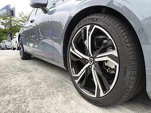 Volvo  V60 Recharge Ultimate, T8 , Electric/Petrol, Bright