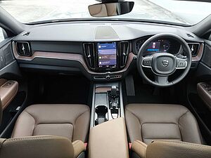 Volvo  XC60 Essential, B5 AWD Mild hybrid, Petrol